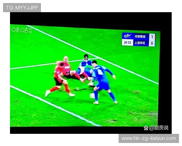 上海申花拉唐边路渗透吸引两名防守 上海申花拉唐边路渗透吸引两名防守